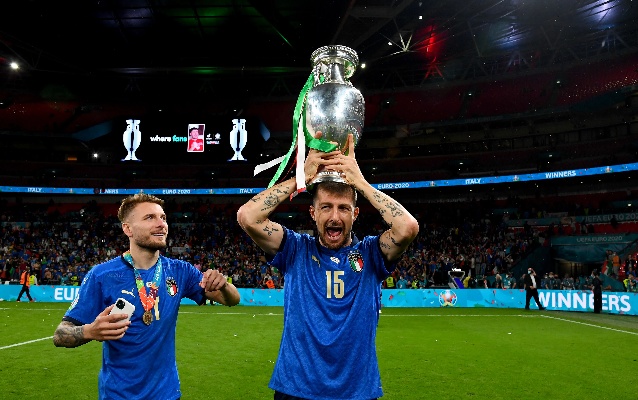 年轻的多诺 年轻的多诺