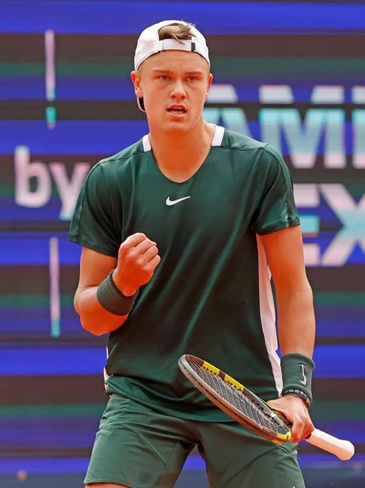 他完成了全 他完成了全