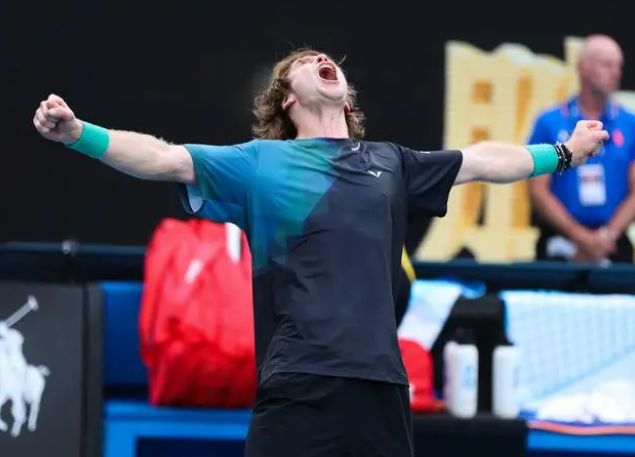 快船盼双杀黄蜂，但半场仅领先2分，哈登、莱恩纳德得分均上双！